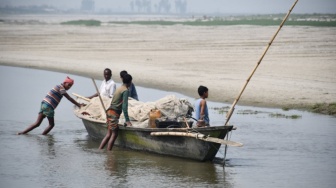 Kehidupan Masyarakat Pesisir: Ruang Pertama yang Selalu Dikorbankan