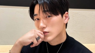 Anti-Ribet tapi Tetap Kece! 4 Inspirasi Daily Style Monokrom ala San ATEEZ