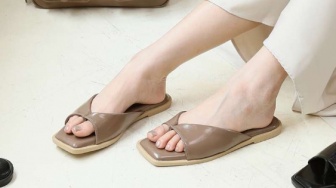7 Sandal Lokal yang Enak dan Stylish Buat Jalan-Jalan saat Liburan Nataru