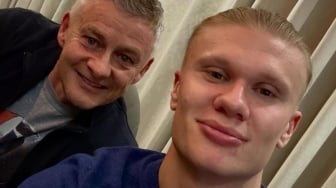 Erling Haaland Berguru ke Legenda Manchester United