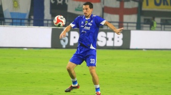 Bertanding 2 Hari Setelah Natal, Thom Haye Kritik Jadwal Persib vs PSM Makassar