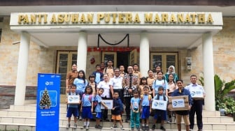 Sukacita Natal Hadir Lebih Awal, Kisah Haru Penerima Bantuan Sembako dari BRI Peduli