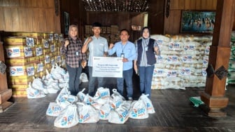 BRI Peduli Salurkan Ribuan Paket Sembako untuk Masyarakat Kurang Mampu di Grobogan