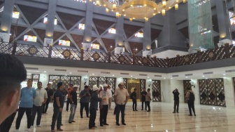 Doa Akhir Tahun di Masjid Raya Pakansari Rangkul PKL hingga Bawa Pesan Toleransi Natal