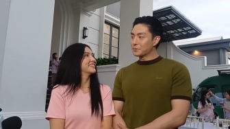 Perdana Rayakan Natal Bareng Gio, Sarwendah Gelar Makan-makan Sambil Kerja