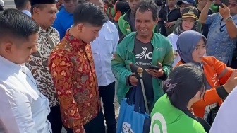 Gibran Kaget Lihat Ojol Bertongkat di Semarang, Langsung Tanya: 'Sudah Aman?'