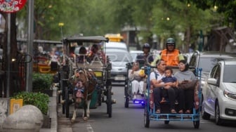 Libur Natal 2025: DIY Diserbu Dua Juta Kendaraan, Wisatawan Padati Stasiun dan Titik Masuk Utama