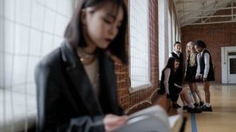 Gaslighting dan Bullying: Kombinasi Mematikan dalam Hubungan Pertemanan