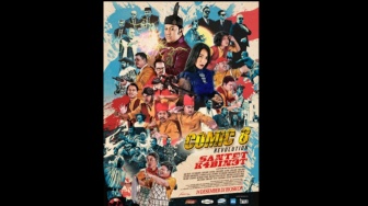 Review Film Comic 8 Revolution: Santet K4bin3t, Komedi Horor yang Satire!