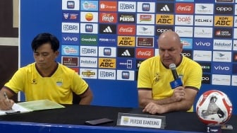 Jelang Persib vs PSM, Bojan Hodak Ingatkan Pemain Waspada Permainan Fisik Juku Eja