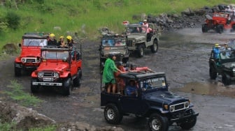 Satu Armada Tembus Rata-rata 3 Kali Perjalanan Sehari, Libur Natal Wisata Jip Merapi Bawa Berkah