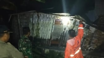 Bojonegoro Diterjang Angin Kencang, Rumah Warga Rusak hingga Bangunan Ambruk!