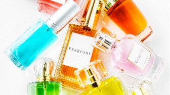 4 Rekomendasi Parfum Unisex Lokal Terbaik dengan Aroma Unik dan Tahan Lama