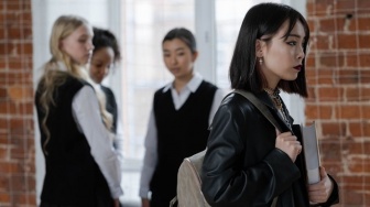 Bukan Drama, Ini 5 Respons Penyintas Trauma yang Sering Disalahpahami