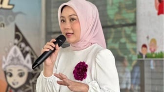 Di Balik Citra Soft-Spoken, Netizen Ini Bongkar Sikap Asli Atalia Praratya?