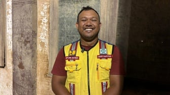 Bertaruh Rindu di Tengah Lumpur, Perjuangan Petugas yang Tak Pulang Demi Akses Warga Aceh Tamiang