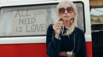 4 Zodiak yang Terlahir sebagai Mak Comblang, Paling Jago Menjodohkan Orang!