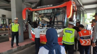 Ramp Check Angkutan Umum di Terminal Tirtonadi Sambut Libur Nataru, Ini Temuan Polresta Solo