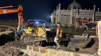 Bukti Kehadiran Negara, Kemen PU Turun Langsung Bersihkan Pesantren Darul Mukhlisin