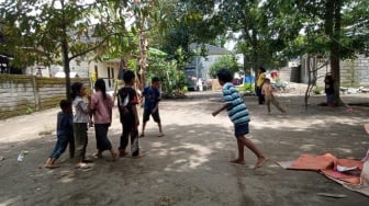 Nostalgia! 5 Permainan Tradisional Lombok Masih Dimainkan Anak-anak di Era Smartphone