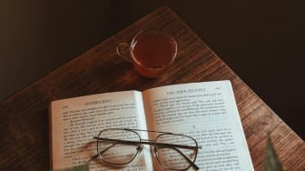 CERPEN: Basa-basi di Balik Mesin Kopi, Saat Rindu Tidak Tahu Diri