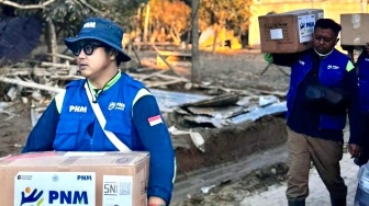 Relawan PNM Kembali Turun Langsung Salurkan Bantuan dan Kuatkan Korban Bencana