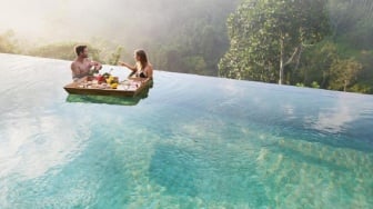 Sarapan di Atas Air: Intip 5 Tempat Instagramable Floating Breakfast di Bali Mulai Rp 200 Ribuan