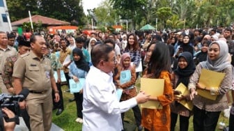 Pramono Anung Putihkan 6.050 Ijazah Warga Jakarta, Ada yang Tertahan hingga 17 Tahun