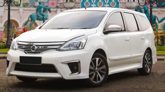 5 Mobil Bekas Selevel Isuzu Panther yang Tangguh, Harga di Bawah Rp100 Juta