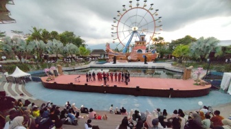 Kampung Natal Saloka 2025: Perayaan Nataru Penuh Kearifan Lokal dan Rekor Dunia!