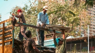 OJK Lirik Pekerja Informal untuk Masuk Dana Pensiun