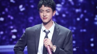 Kabar Gembira untuk ARMY, Film Konser Jin BTS Segera Tayang di Bioskop