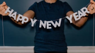 30 Ucapan Selamat Tahun Baru 2026 yang Romantis, Menyentuh Hati dan Penuh Makna untuk Pacar