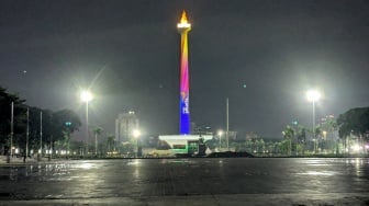 Wajah Penuh Warna Monas Jelang Malam Tahun Baru 2026
