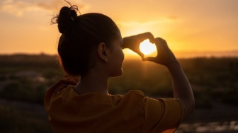 Self-Love Bukan Egois tapi Cara Bertahan Waras di Tengah Tuntutan Hidup