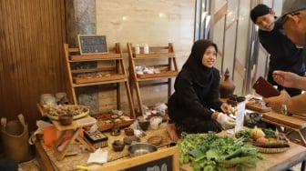 Lestarikan Warisan Budaya Jawa, Royal Ambarrukmo Yogyakarta Hadirkan Jampi Pawukon bagi Para Tamu