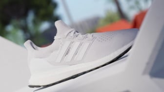 5 Sepatu Jalan Adidas untuk Pekerja Aktif, Nyaman dan Keren Dipakai Seharian