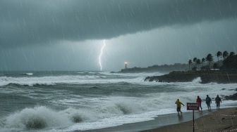 Waspada! Malam Tahun Baru di Jateng Selatan Diwarnai Hujan dan Gelombang Tinggi