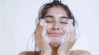 4 Calming Cleanser Penyelamat Atasi Iritasi Kulit Akibat Skin Barrier Rusak