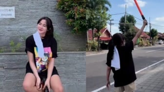 Rumah Denny Caknan Jadi Pusat COD Ngawi, Bella Bonita Jadi Tukang Parkir Dadakan