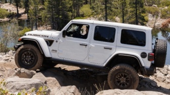 5 Mobil Listrik dengan Aura Jeep Rubicon, SUV Gagah ala Off-Road yang Tangguh