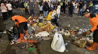 Timbunan Sampah Malam Tahun Baru Jogja Capai 30 Ton, Didominasi Alas Plastik dan Gelas Minuman