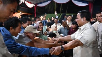 Duduk Bareng Warga Batang Toru di Malam Tahun Baru, Prabowo Pesan 'Tidak Boleh Merusak Alam'