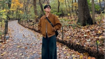 Dijamin Fashionable! Intip 3 Inspirasi Styling Jaket ala Kim Min Gue!