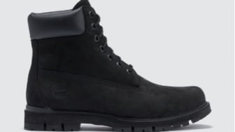 5 Sepatu Jalan yang Waterproof, Pilihan Tepat di Musim Hujan Agar Kaki Tidak Lembap