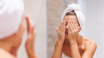 4 Gentle Cleanser Oat, Rahasia Jaga Kelembapan Skin Barrier Kulit Sensitif