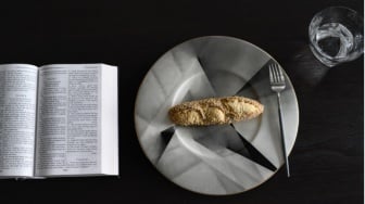 Pendidikan vs Makan Gratis: Dilema Kebijakan Publik dan Mentalitas Masyarakat