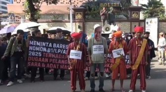 Polri Didesak Usut Kasus Penghinaan Pandji Pragiwaksono ke Adat Toraja