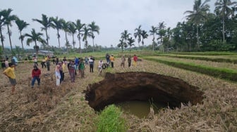 Kenapa Sinkhole Terjadi di Tengah Sawah Limapuluh Kota? Ini Penjelasan Ahli Geologi