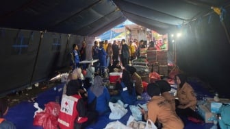 Bantu Korban Banjir Cilegon, Golkar Salurkan Beras dan Mie Instan ke Posko Pengungsian